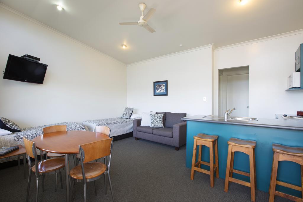 Beach House Motel ปาปาโมอา ภายนอก รูปภาพ